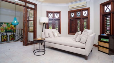 Luxury Villa Photo #28