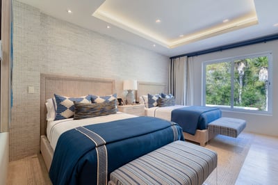 Luxury Villa Photo #49