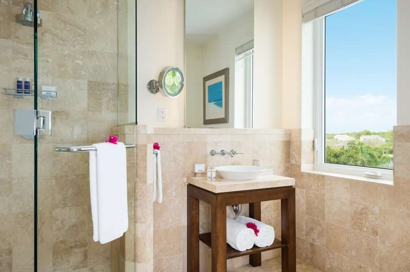 Oceanfront Luxury 2 BDM Suite