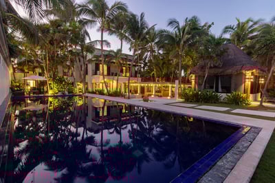 Luxury Villa Photo #4
