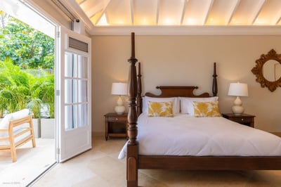 Luxury Villa Photo #23