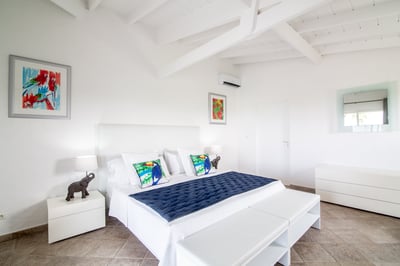 Luxury Villa Photo #39