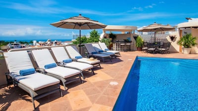 Luxury Villa Photo #5