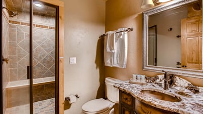 King suite 2 on upper level ensuite