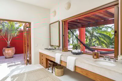 Luxury Villa Photo #38