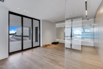 Luxury Villa Photo #31