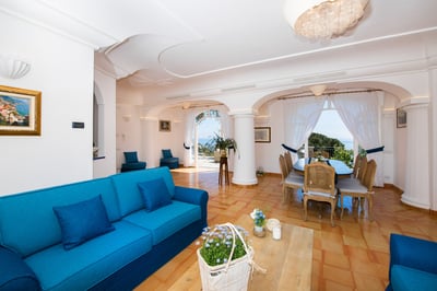Luxury Villa Photo #19