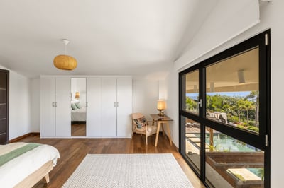 Luxury Villa Photo #41