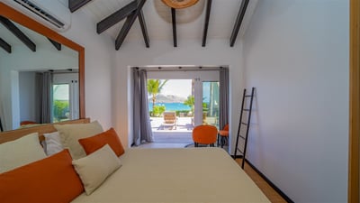 Luxury Villa Photo #38