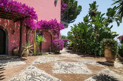 Luxury Villa Photo #14
