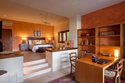 Luxury Villa Photo #25