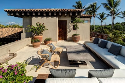 Luxury Villa Photo #23