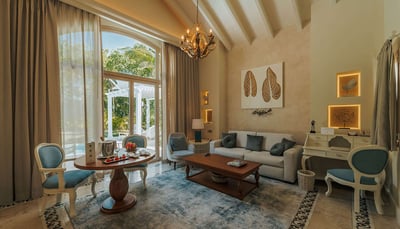 Luxury Villa Photo #3
