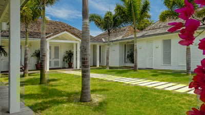 Luxury Villa Photo #22
