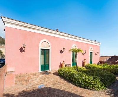 Luxury Villa Photo #16
