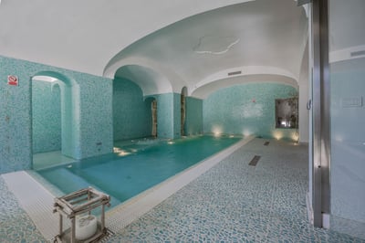Luxury Villa Photo #32