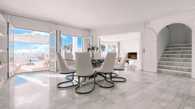 Luxury Villa Photo #19