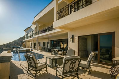 Luxury Villa Photo #16