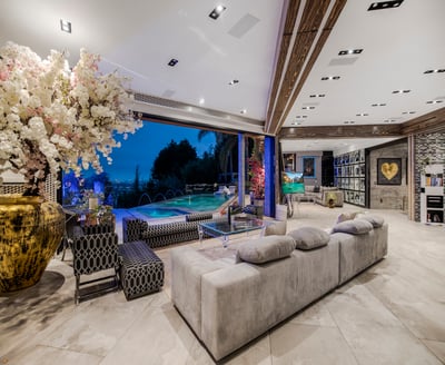 Luxury Villa Photo #9