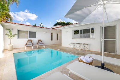 Luxury Villa Photo #2