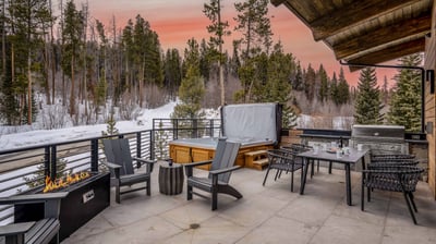 Spacious outdoor deck off the kitchen and dining area