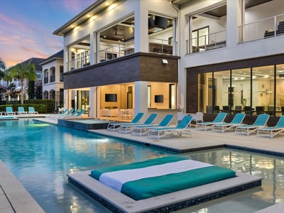Luxury Villa Photo #4