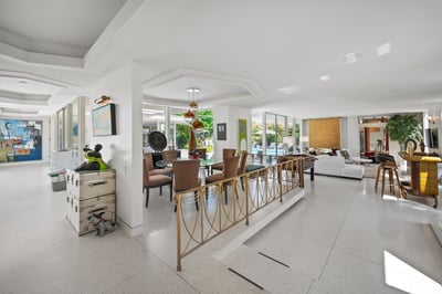 Luxury Villa Photo #22