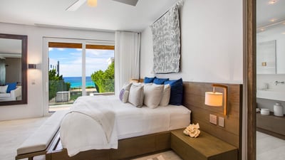 Luxury Villa Photo #8