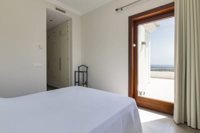 Luxury Villa Photo #18