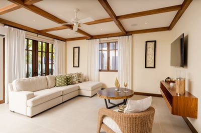 Luxury Villa Photo #6