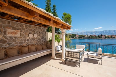 Luxury Villa Photo #21