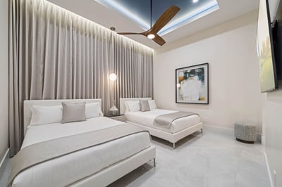 Luxury Villa Photo #29