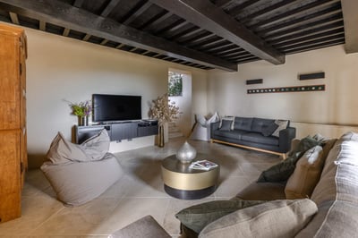 Luxury Villa Photo #30