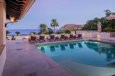 Luxury Villa Photo #9