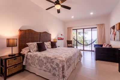 Luxury Villa Photo #27