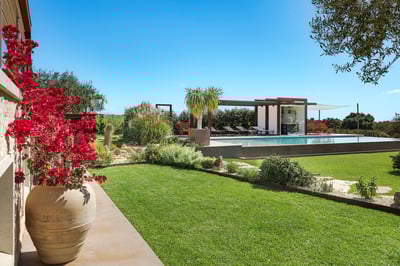 Luxury Villa Photo #8