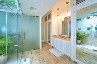 Luxury Villa Photo #47