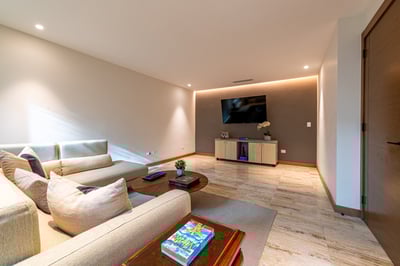 Luxury Villa Photo #20