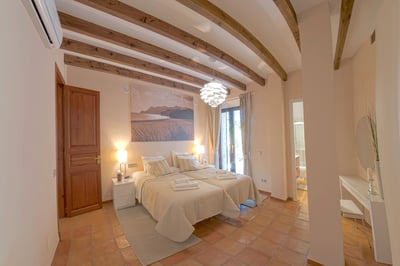 Luxury Villa Photo #34