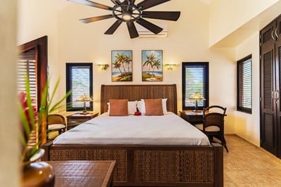 Luxury Villa Photo #35