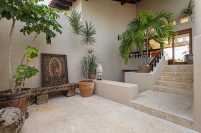 Luxury Villa Photo #38