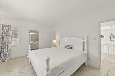 Luxury Villa Photo #24