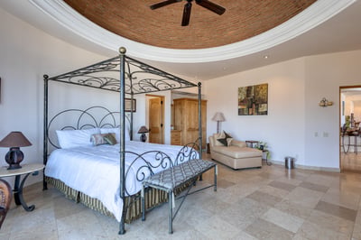 Luxury Villa Photo #46