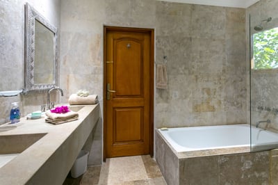 Luxury Villa Photo #41