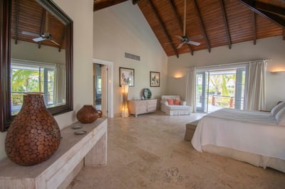 Luxury Villa Photo #39
