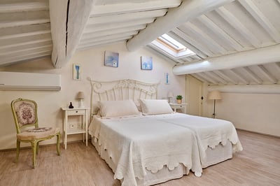 Luxury Villa Photo #22