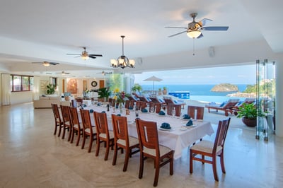 Luxury Villa Photo #25
