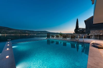 Luxury Villa Photo #8