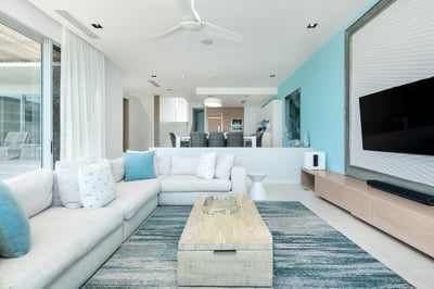 Luxury Villa Photo #18