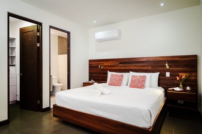 Luxury Villa Photo #47